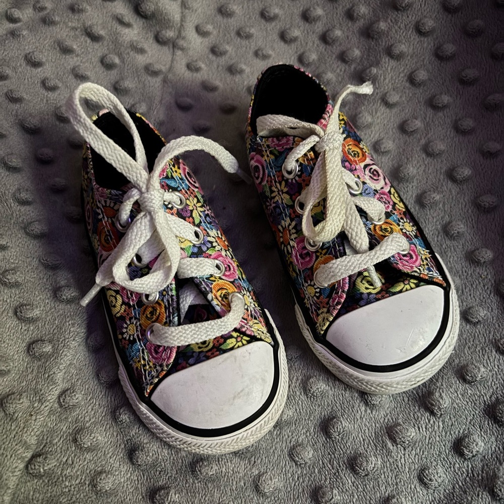 FLORAL TODDLER CONVERSE